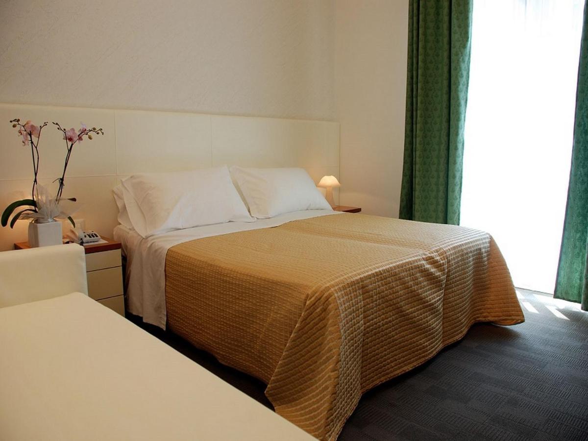 Hotel Sorriso 밀라노마리티마 외부 사진