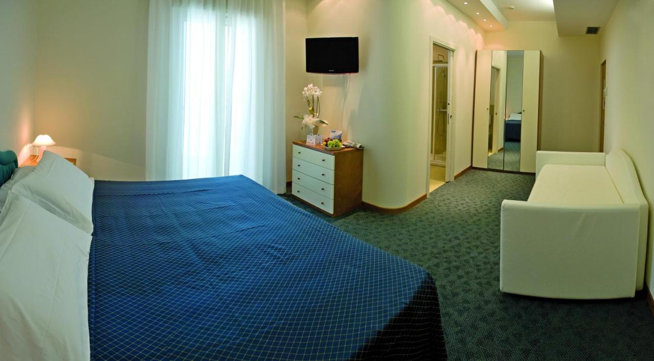 Hotel Sorriso 밀라노마리티마 외부 사진