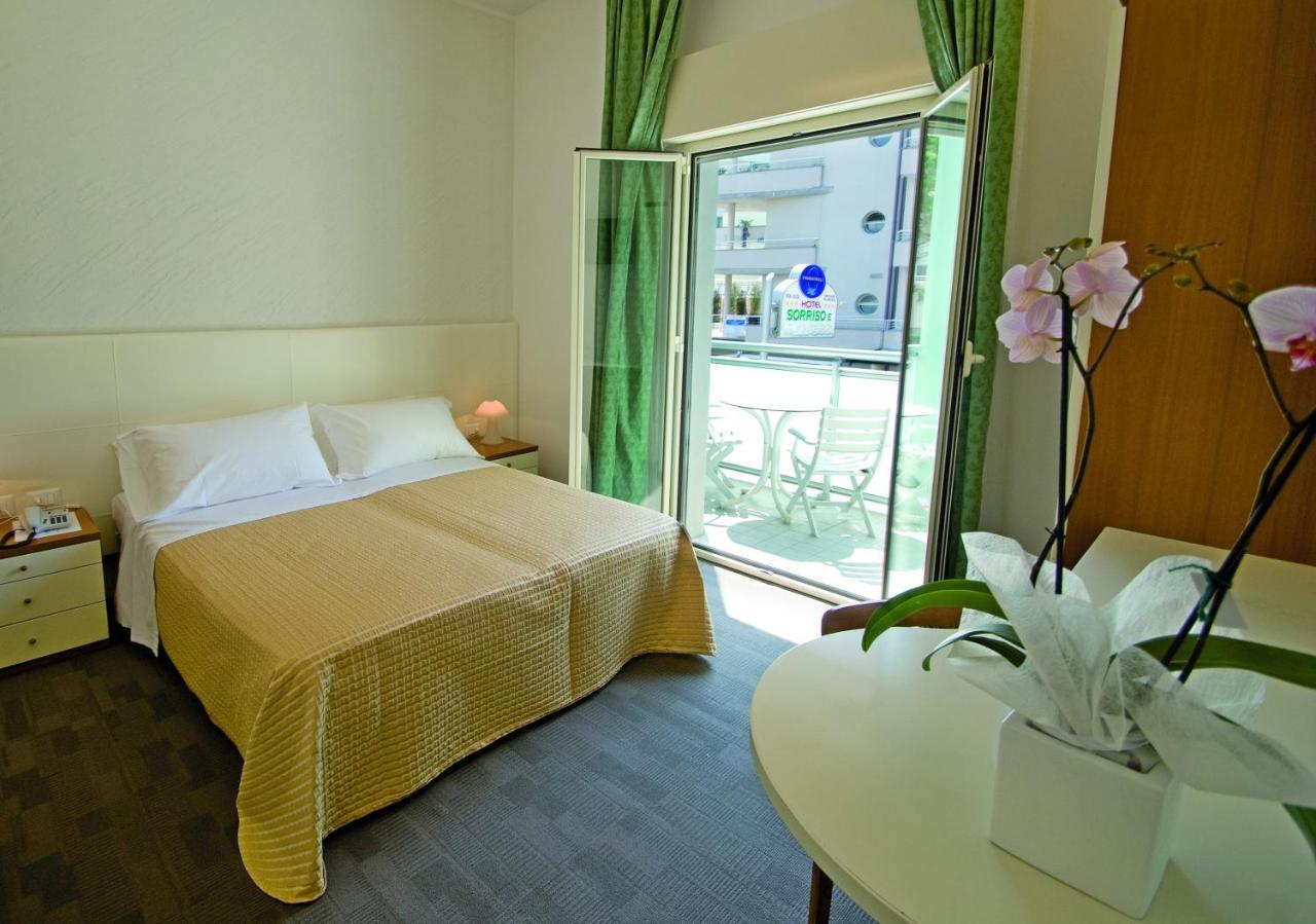 Hotel Sorriso 밀라노마리티마 외부 사진