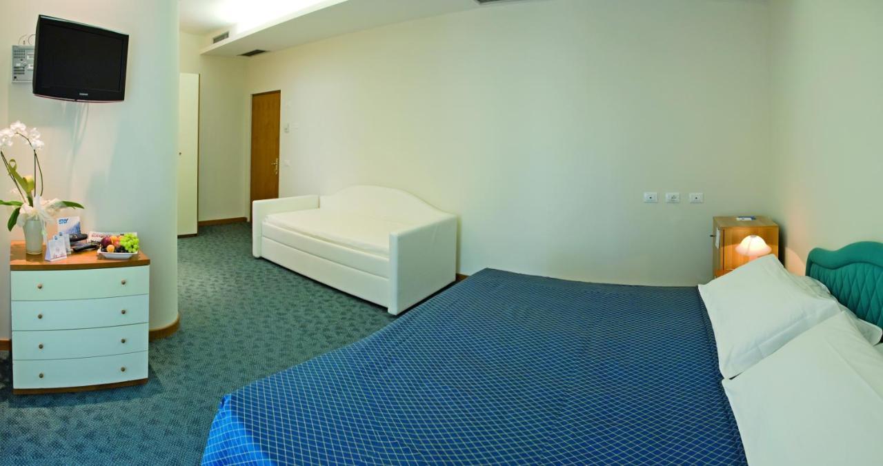 Hotel Sorriso 밀라노마리티마 외부 사진
