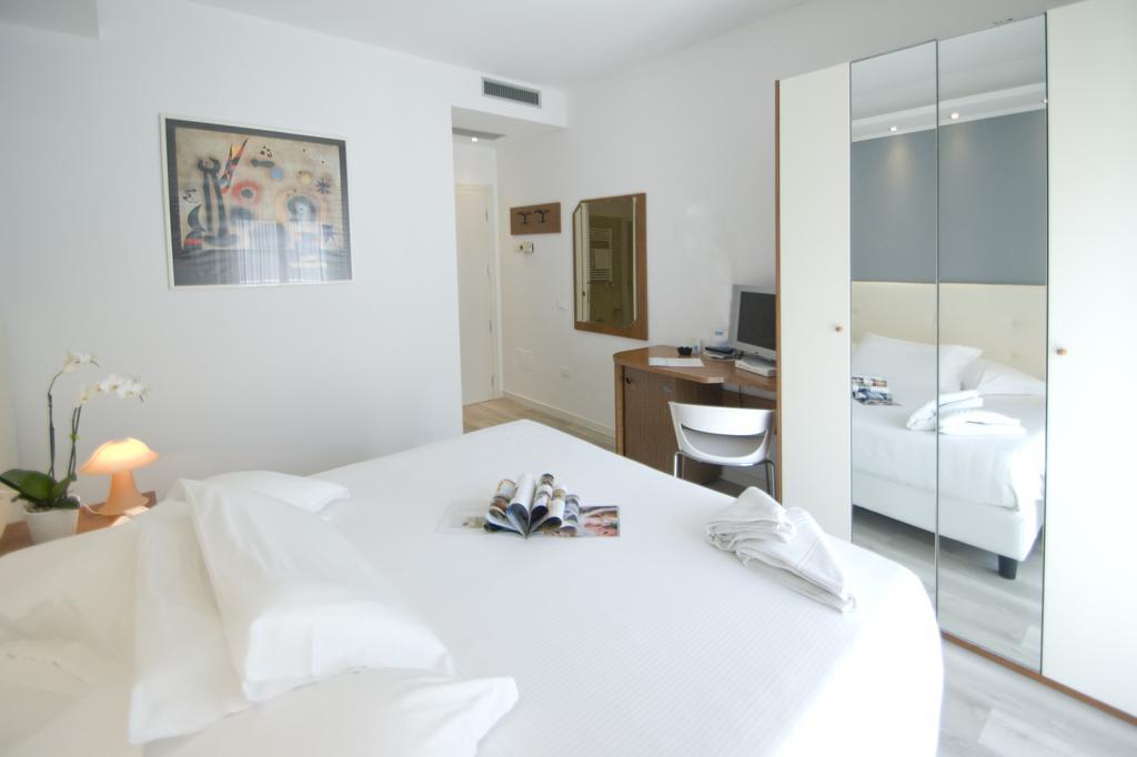 Hotel Sorriso 밀라노마리티마 객실 사진