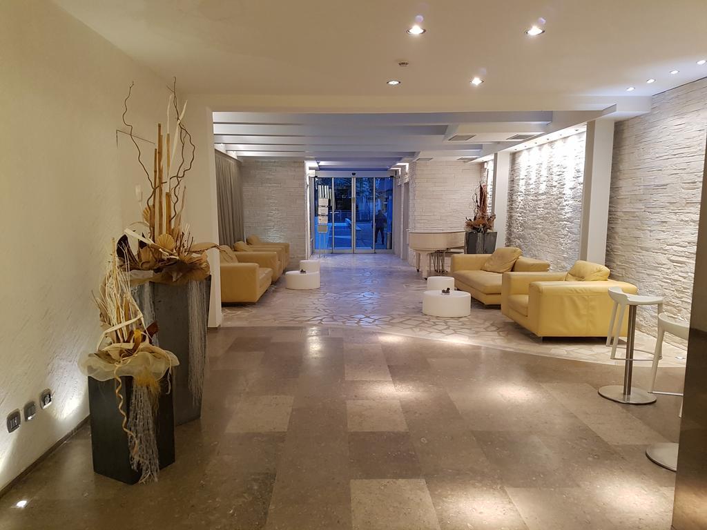 Hotel Sorriso 밀라노마리티마 외부 사진