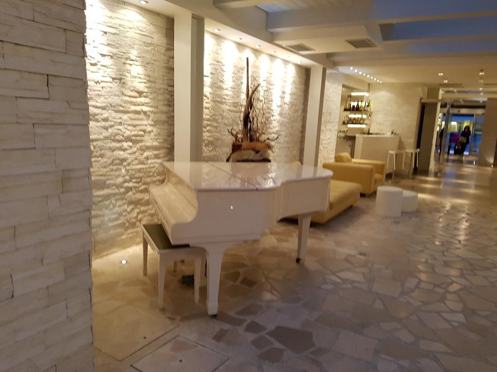 Hotel Sorriso 밀라노마리티마 외부 사진