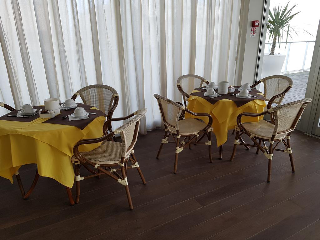 Hotel Sorriso 밀라노마리티마 외부 사진