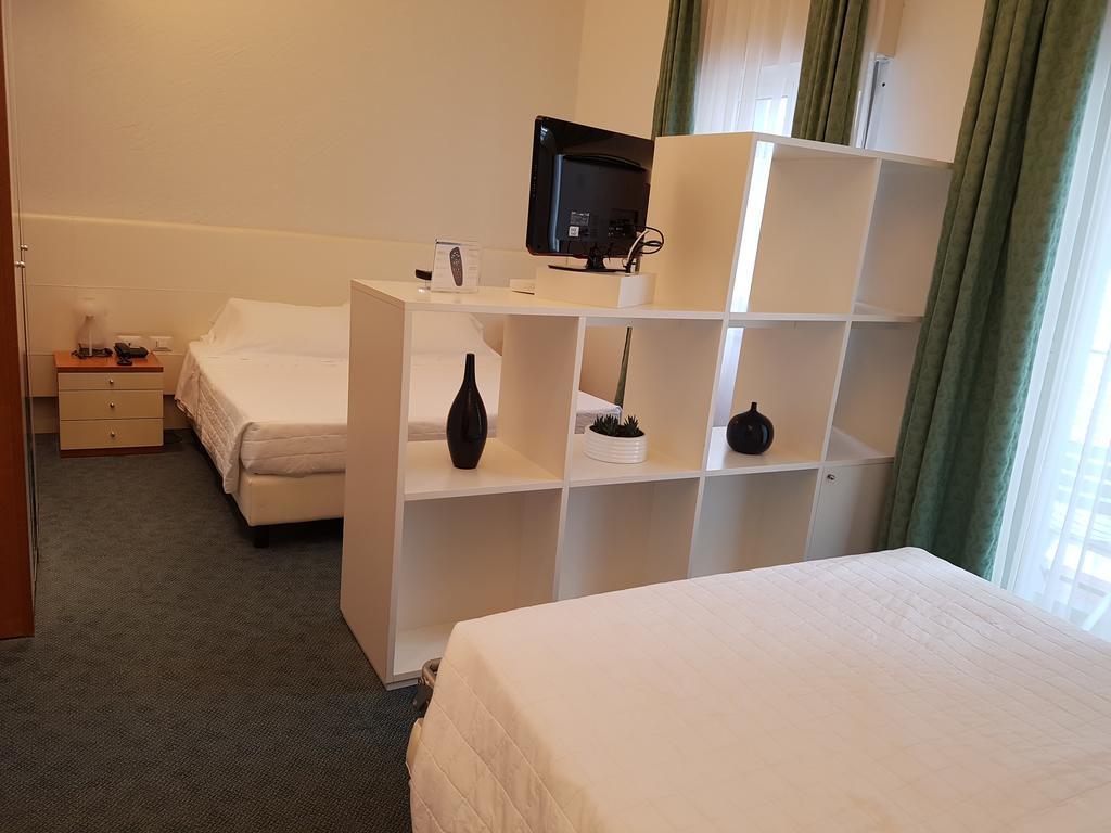 Hotel Sorriso 밀라노마리티마 외부 사진