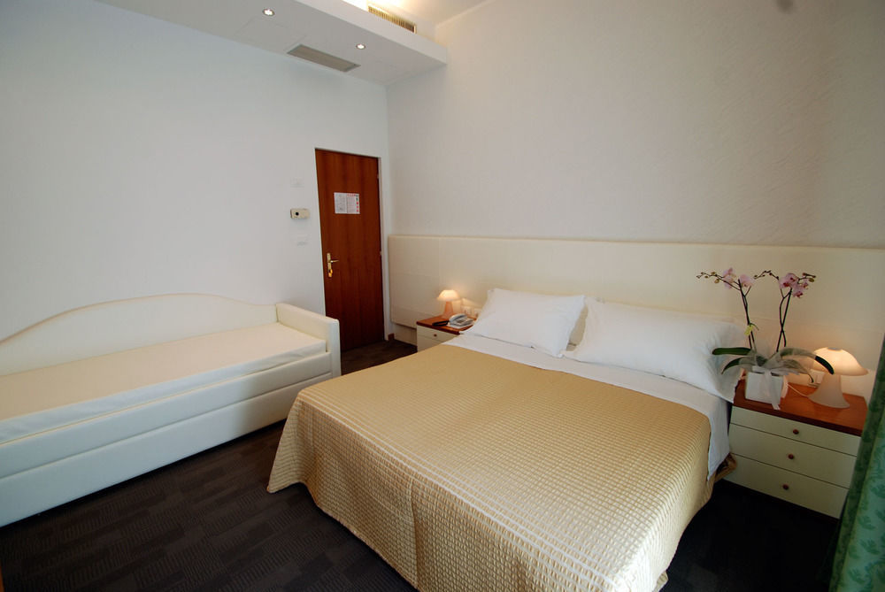 Hotel Sorriso 밀라노마리티마 외부 사진